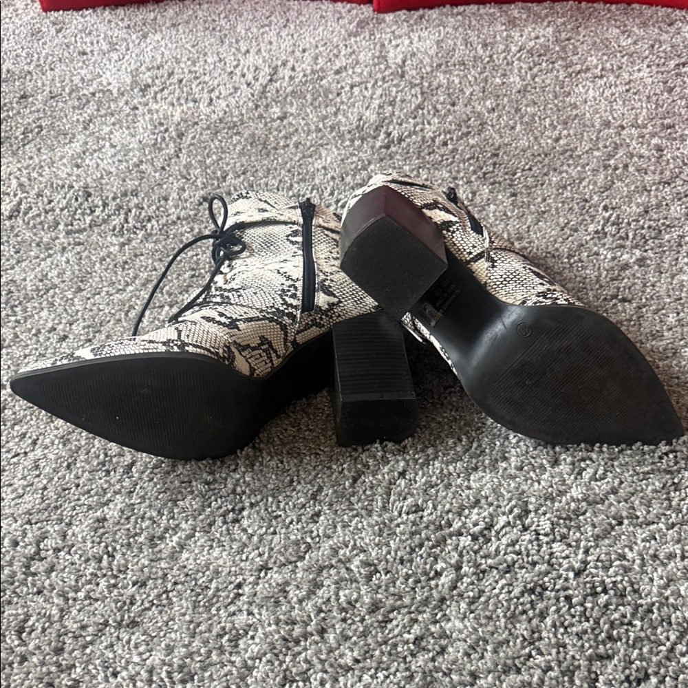 Wild Diva Black and White Snake Print Ankle Boots - Picture 6 of 6